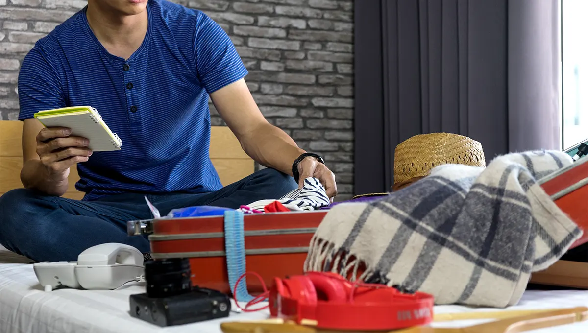 men travel essentials